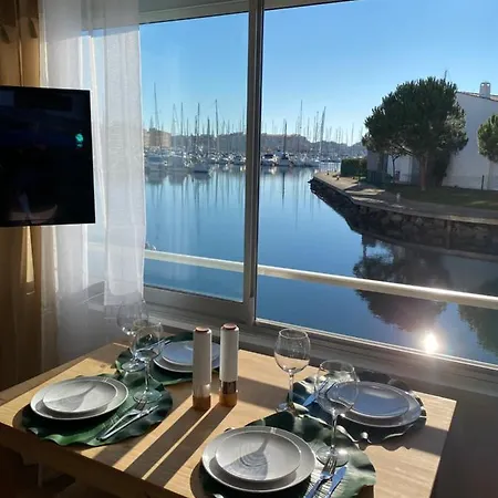 Vue Sur L'eau Apartment *