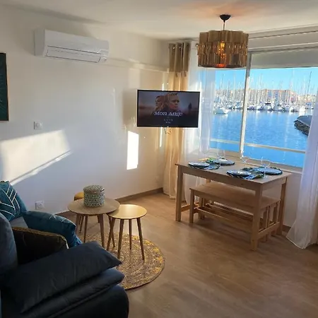 아파트 Vue Sur L'eau 아그